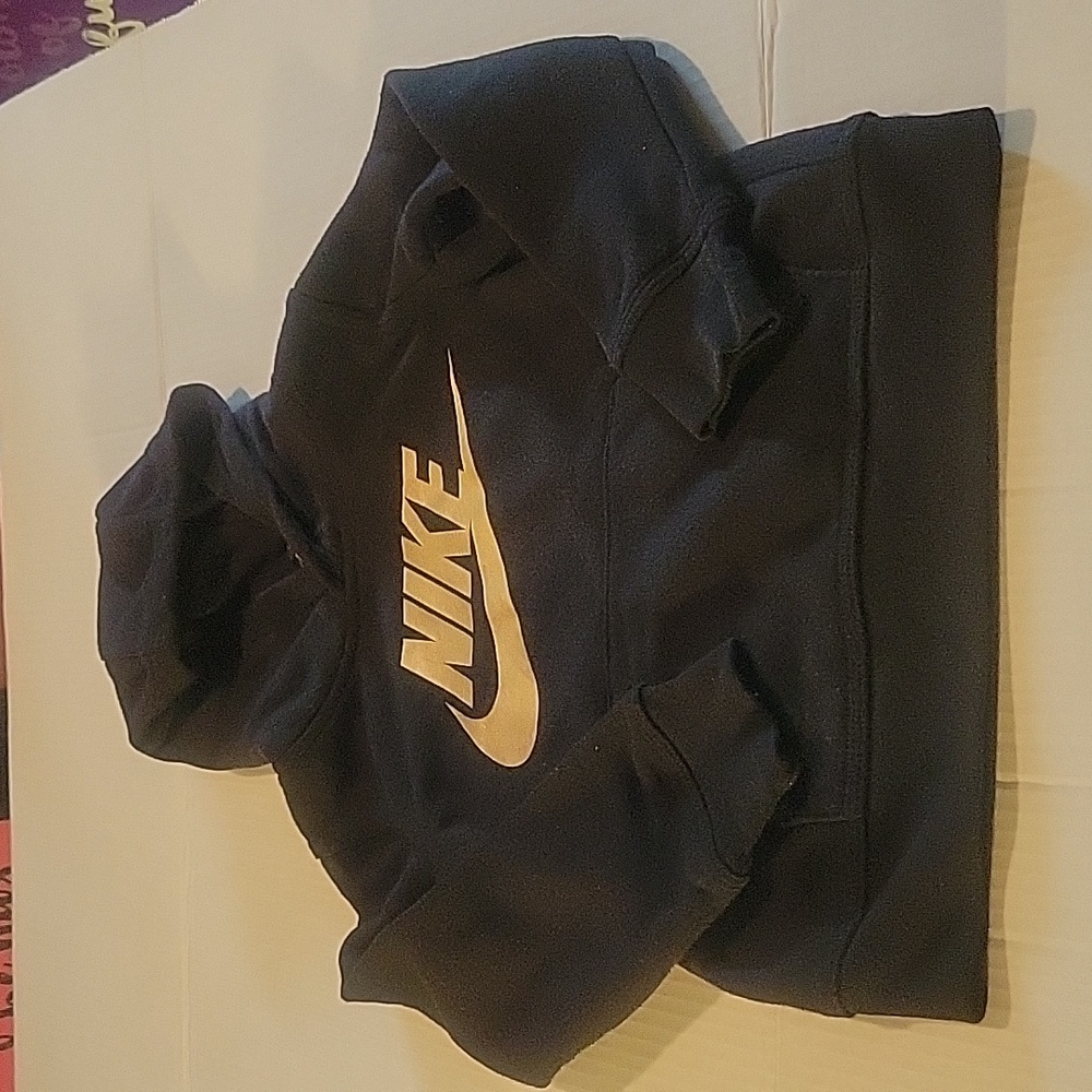 Nike pull over hoodie